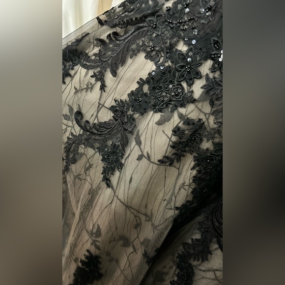 Bridal Sample Closeout - Picture 5 of 5